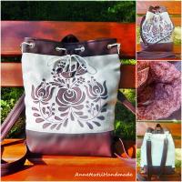 Matyó madaras többfunkciós hátizsák/oldaltáska szilva