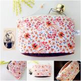 Neszesszer, ék oldalú, narancs virágos 