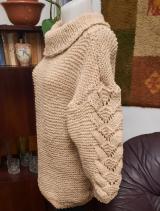 Nyers gyapjúból kézzel kötött, nagy méretű női pulóver