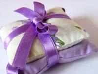 Levendula illatpárna sötét szalaggal