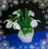Gyöngyből készített hóvirág asztaldísz GYV19